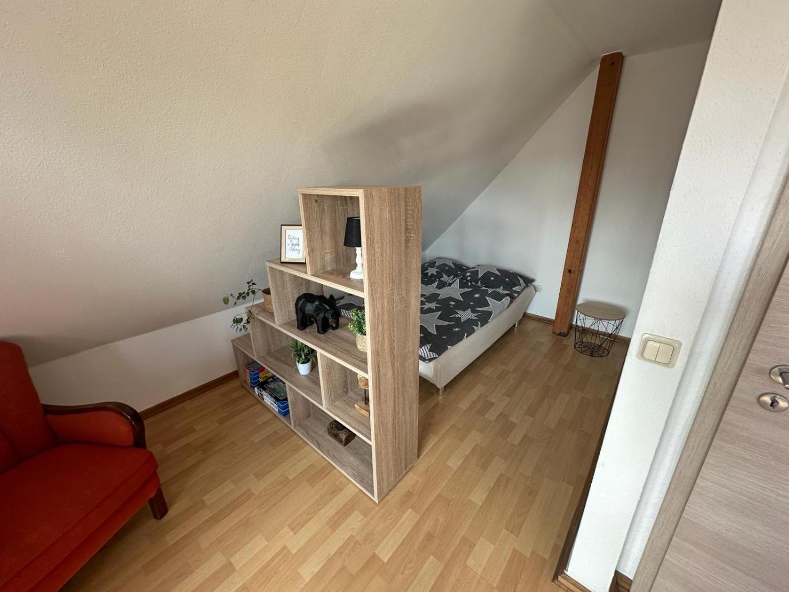 2,5 Raum Moebliert Dachgeschoss Niederorschel