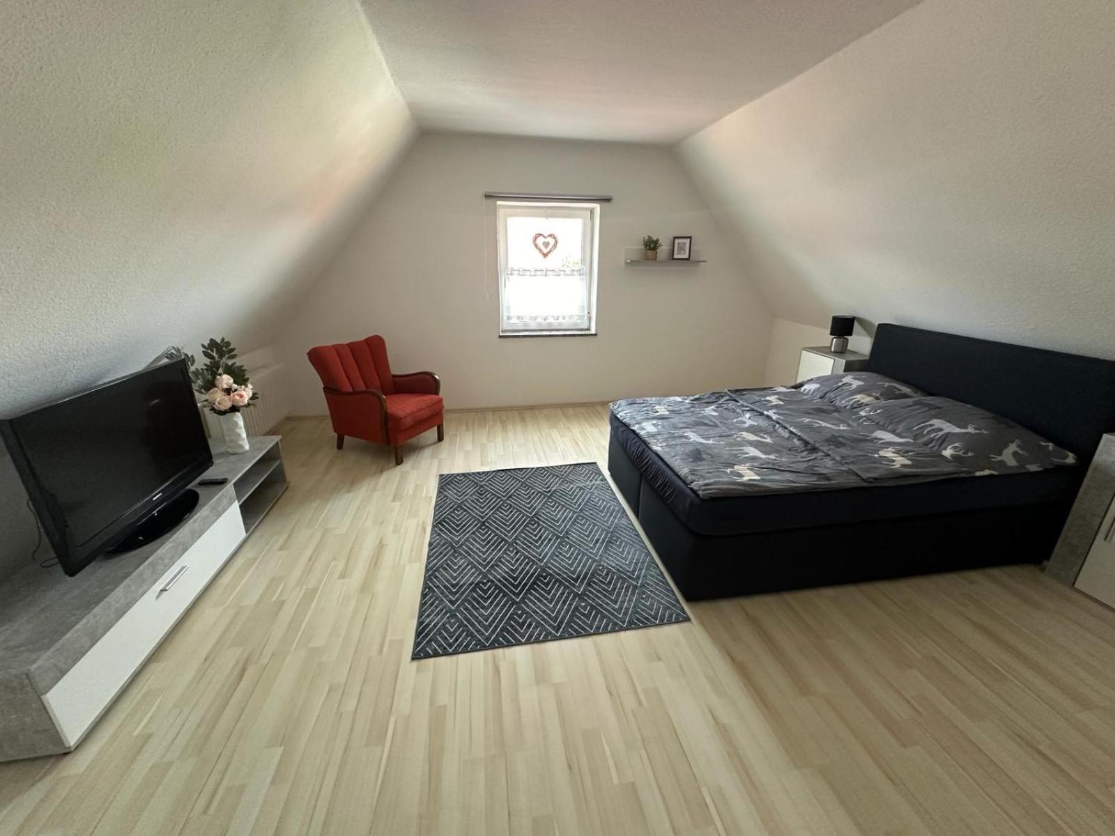Apartment 2,5 Raum Moebliert Dachgeschoss