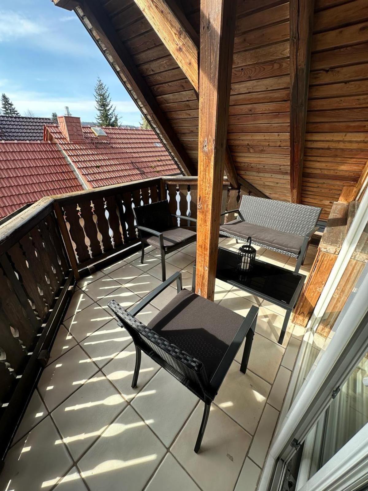 2,5 Raum Moebliert Dachgeschoss Apartment *